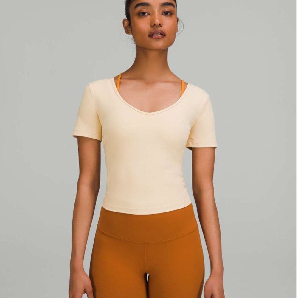 Lululemon Align T-Shirt Women's Size 4 Prosecco Nulu Soft Baby Tee V-Neck